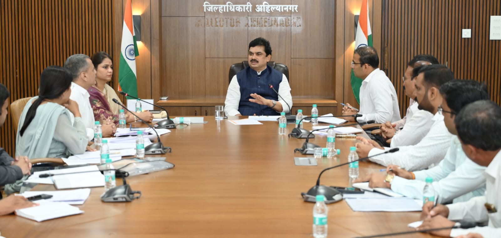 रस्ते विकासकामांची गुणवत्ता कायम राखत प्रलंबित कामांना गती द्या : सभापती प्रा. राम शिंदे